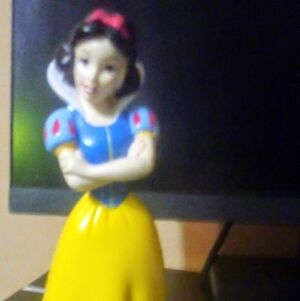 Disney Snow White Figurine - Blue, Yellow, Red